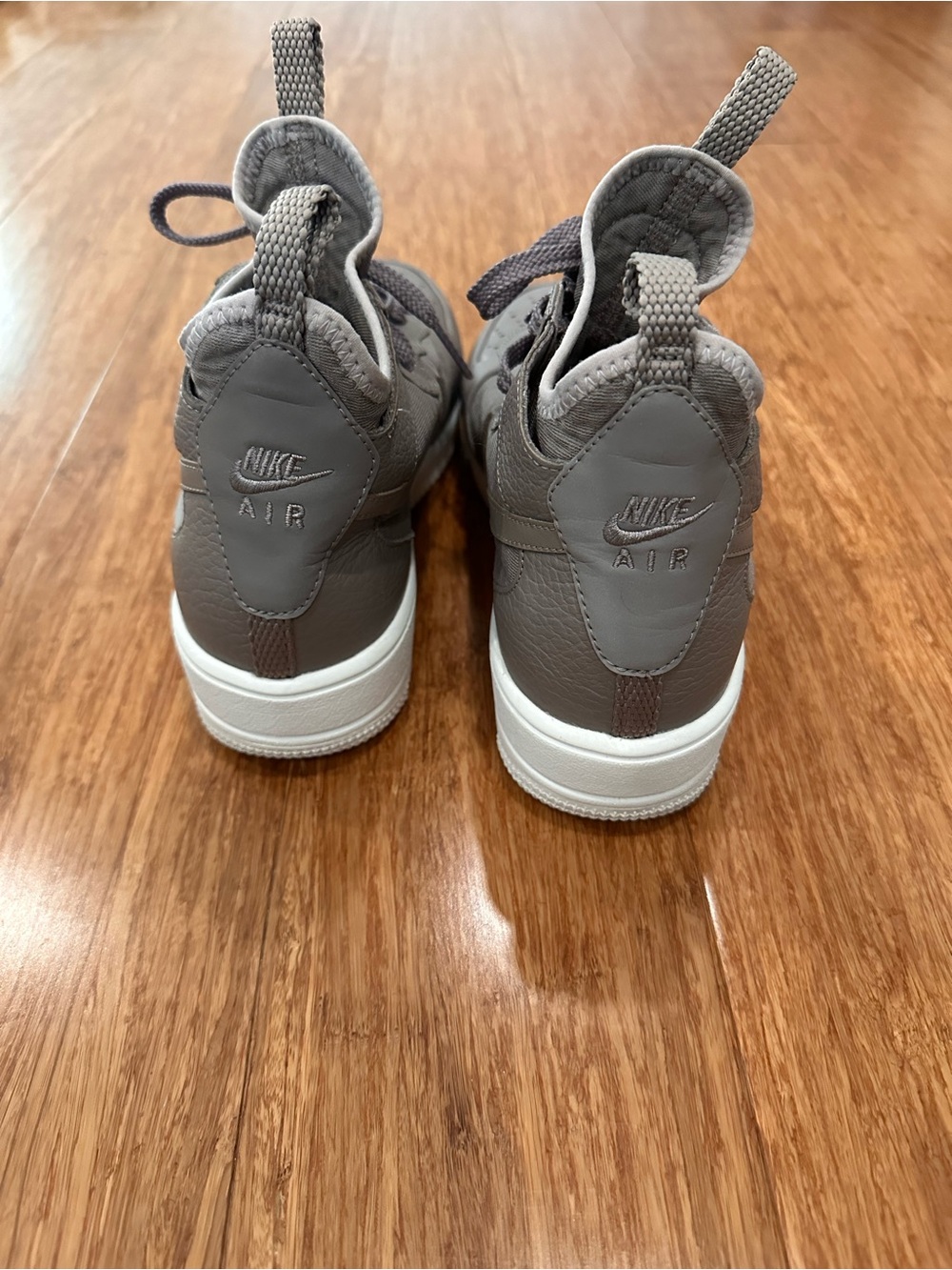 Nike High Top Air Force 1 - Picture 3 of 4